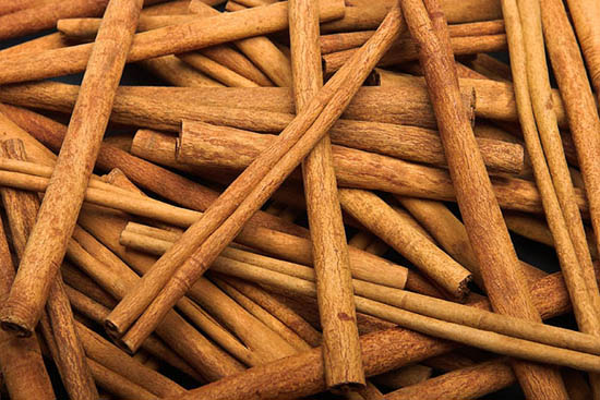 Cinnamon sticks, 6
