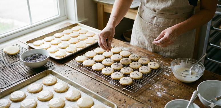 How to Use Culinary Botanicals to Elevate Bakery & Cafe Menus