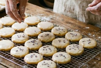 How to Use Culinary Botanicals to Elevate Bakery & Cafe Menus